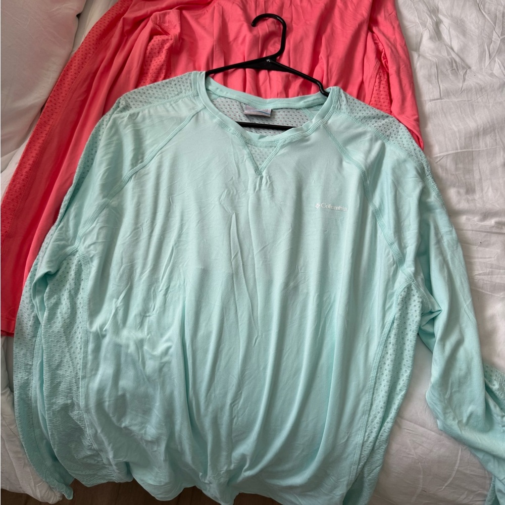 Columbia Aqua and pink dry fit long sleeve shirt